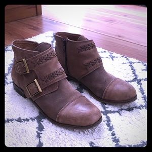 EUC Lucky Brand Cognac Leather Bootie